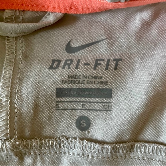 Nike Dri-fit Leopard Print Hooded Jacket - Picture 6 of 6